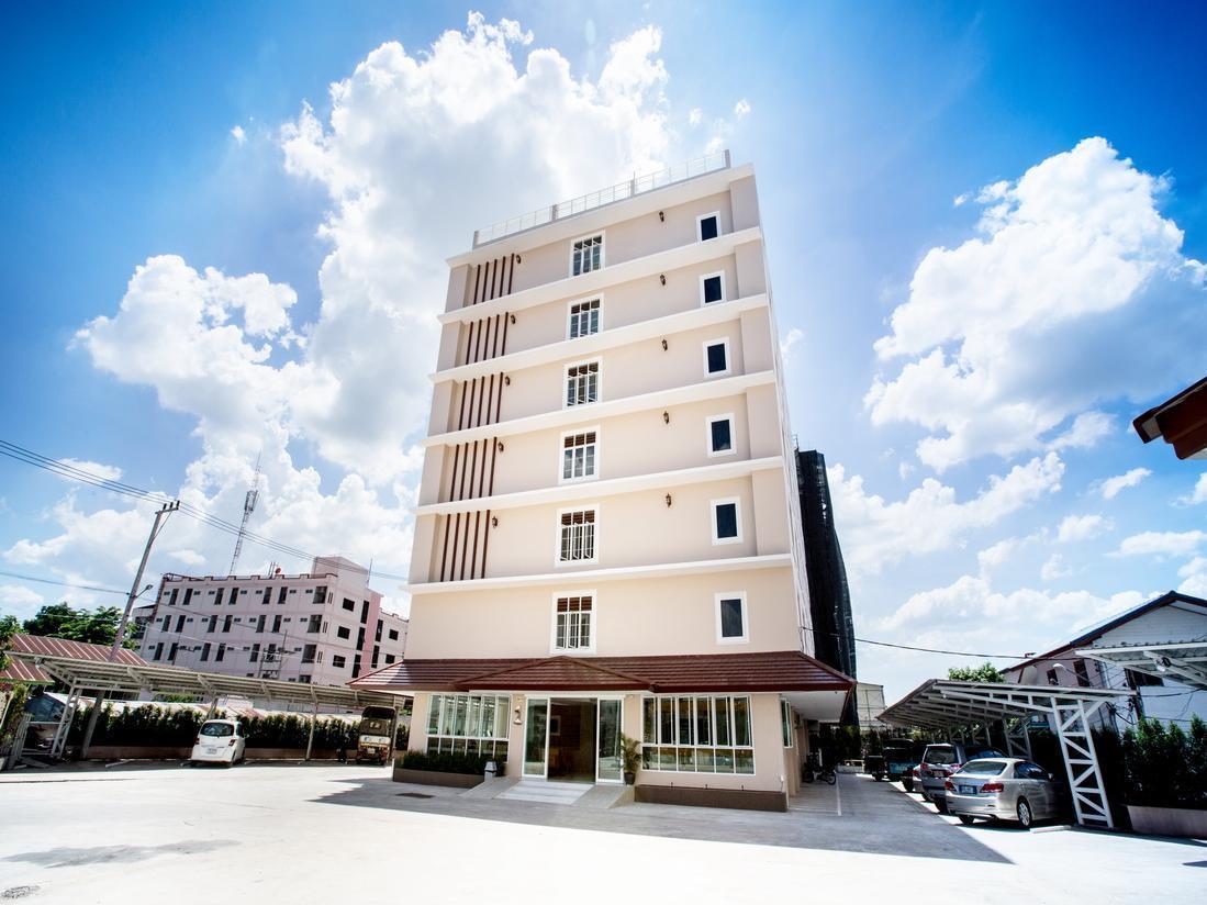 P.A. Thani Hotel Nakhon Sawan Exterior foto